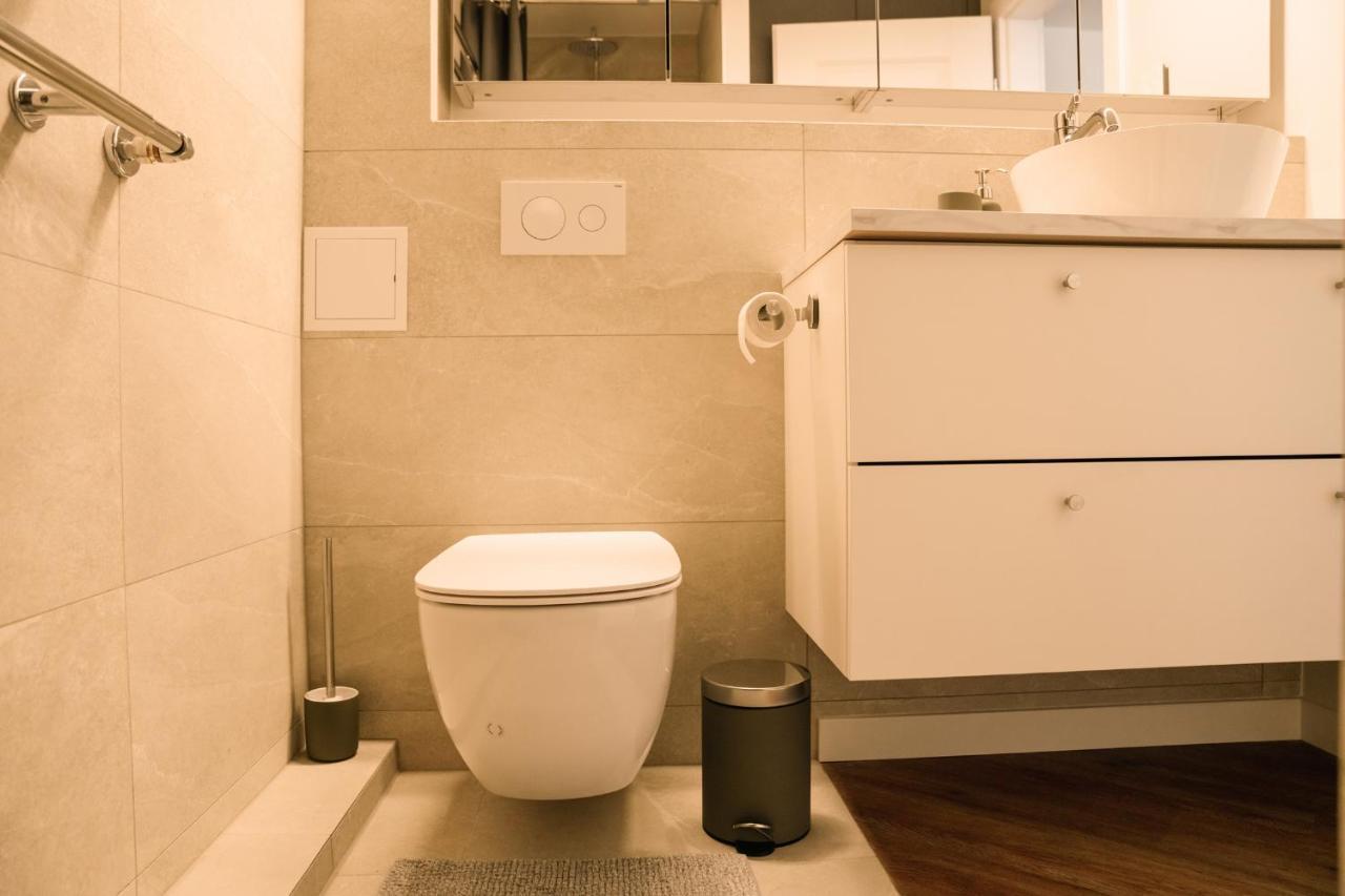 Grey Green Studio Apartment Бірштонас Екстер'єр фото